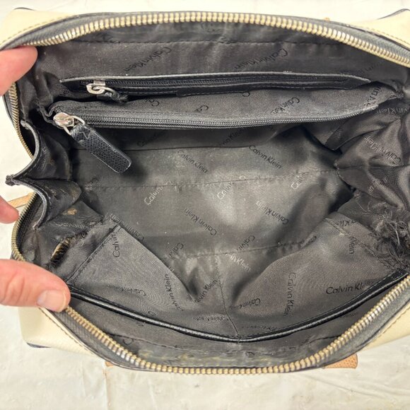 CALVIN KLEIN Boxy Small Satchel - Picture 9 of 11